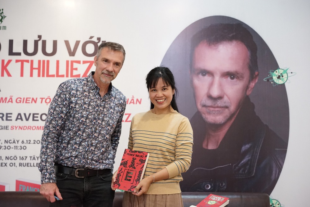 Độc giả Việt giao lưu cùng nhà văn trinh thám nổi tiếng Franck Thilliez - Ảnh 2. Độc giả Việt giao lưu cùng nhà văn trinh thám nổi tiếng Franck Thilliez - Ảnh 2.