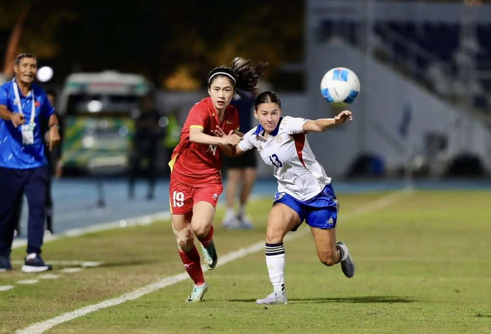 Đội tuyển nữ Việt Nam lùi một bước để tiến ba bước - Ảnh 1. Đội tuyển nữ Việt Nam lùi một bước để tiến ba bước - Ảnh 1.