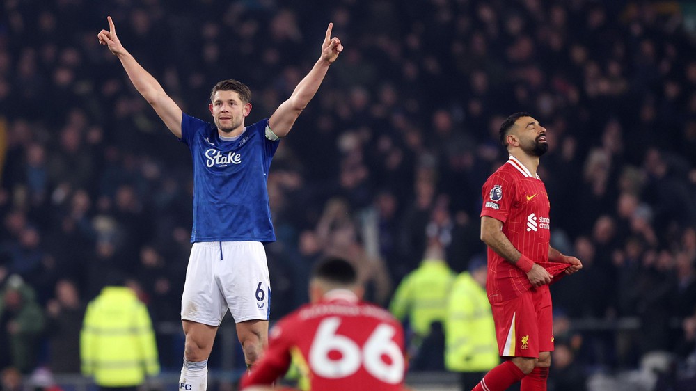 Salah tỏa sáng, nhưng Liverpool đánh rơi chiến thắng sau màn rượt đuổi nghẹt thở tại Goodison Park - Ảnh 1.