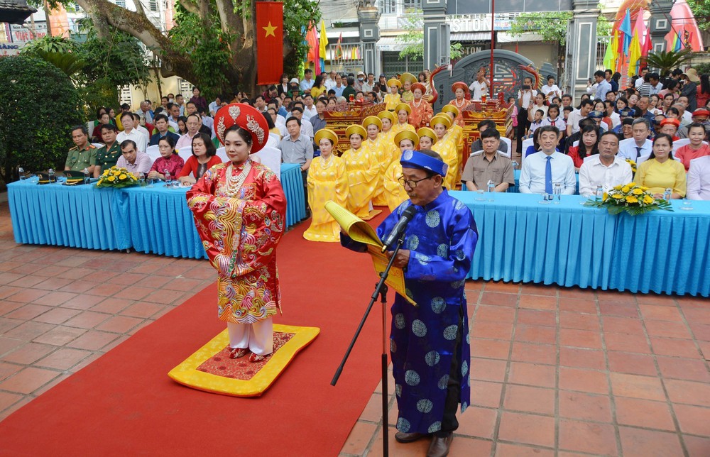 Giữ nét đẹp văn hóa trong lễ hội Xuân - Ảnh 1.