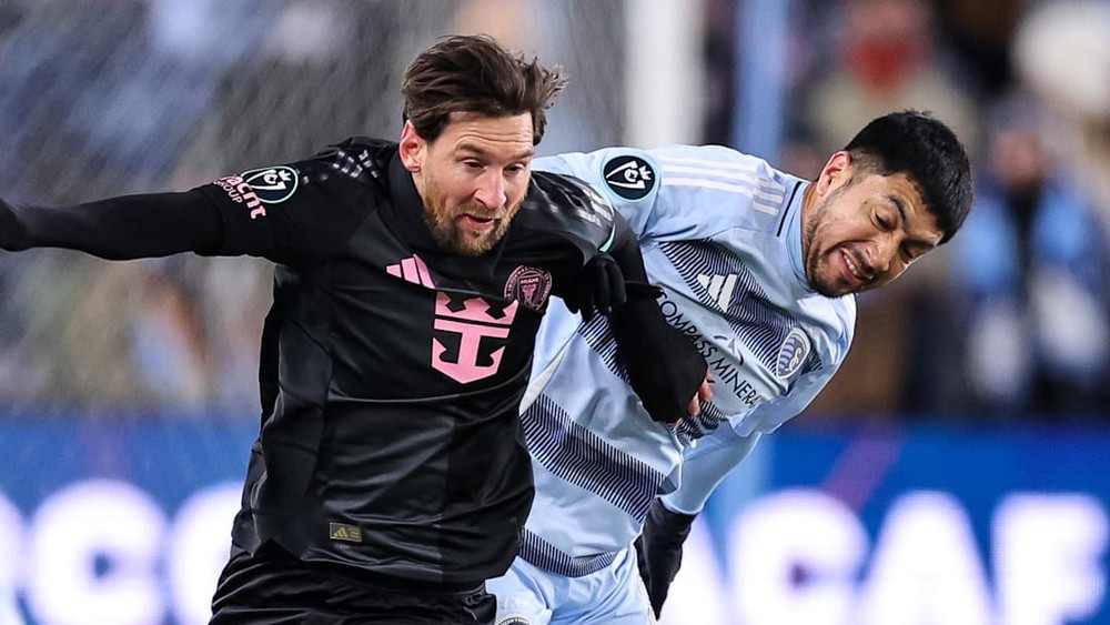 Messi solo ghi bàn 'đỉnh nóc kịch trần', Inter Miami đánh bại Sporting KC - Ảnh 1.