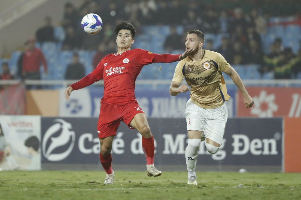 Chuyên gia Đoàn Minh Xương: “V-League nóng cả chuyên môn cùng những chuyện bên lề” - Ảnh 1.