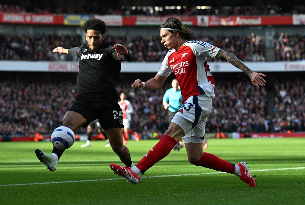 TRỰC TIẾP bóng đá Arsenal vs West Ham (0-1): Bước ngoặt VAR và thẻ đỏ dành cho Pháo thủ - Ảnh 7.