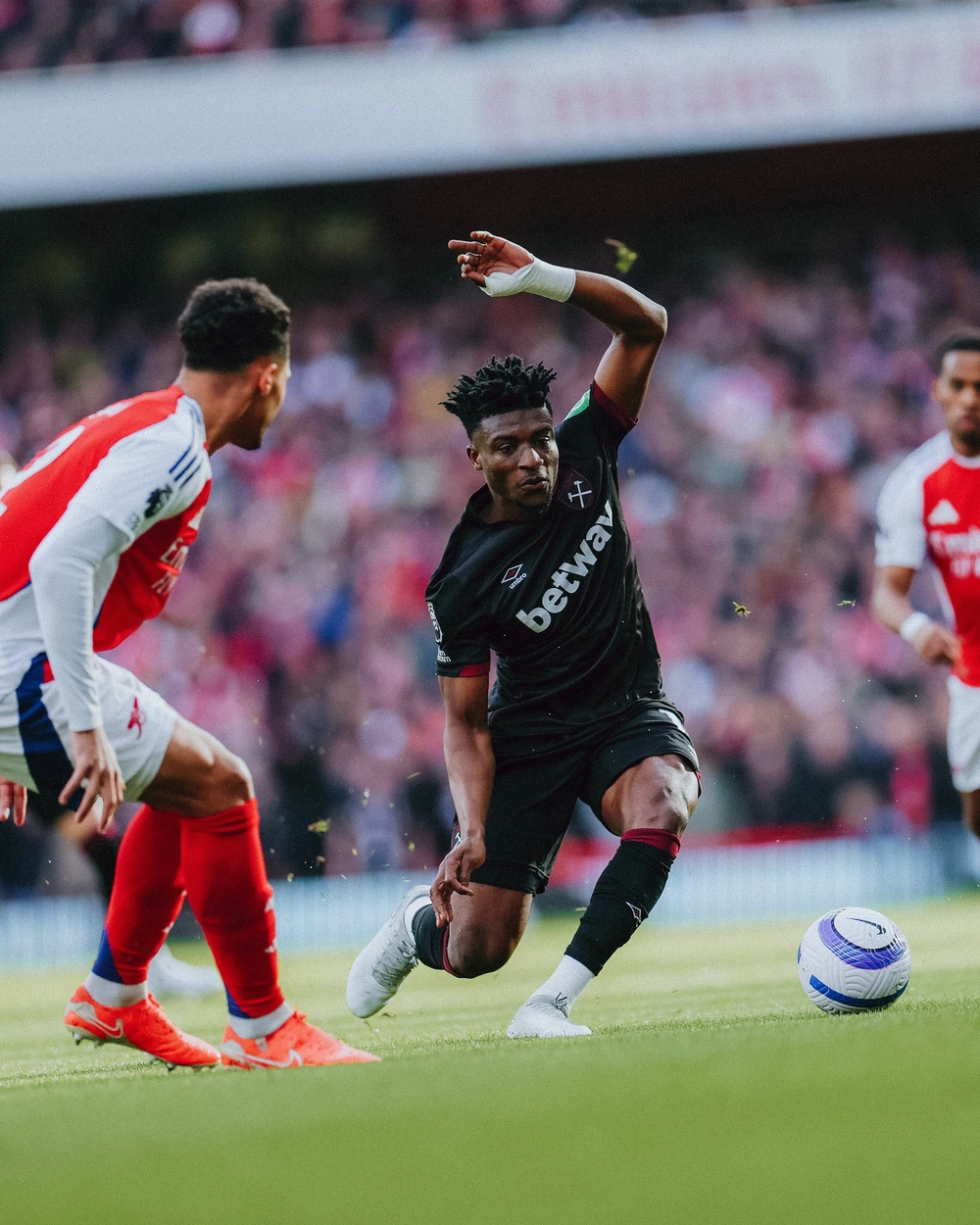 TRỰC TIẾP bóng đá Arsenal vs West Ham (0-1): Bước ngoặt VAR và thẻ đỏ dành cho Pháo thủ - Ảnh 4.