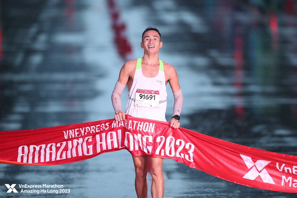 10 VĐV nam chạy marathon nhanh nhất Việt Nam - Ảnh 4.