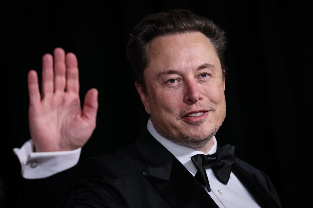 Mất 52 tỷ USD, tỷ phú Elon Musk vẫn giàu nhất thế giới - Ảnh 1.