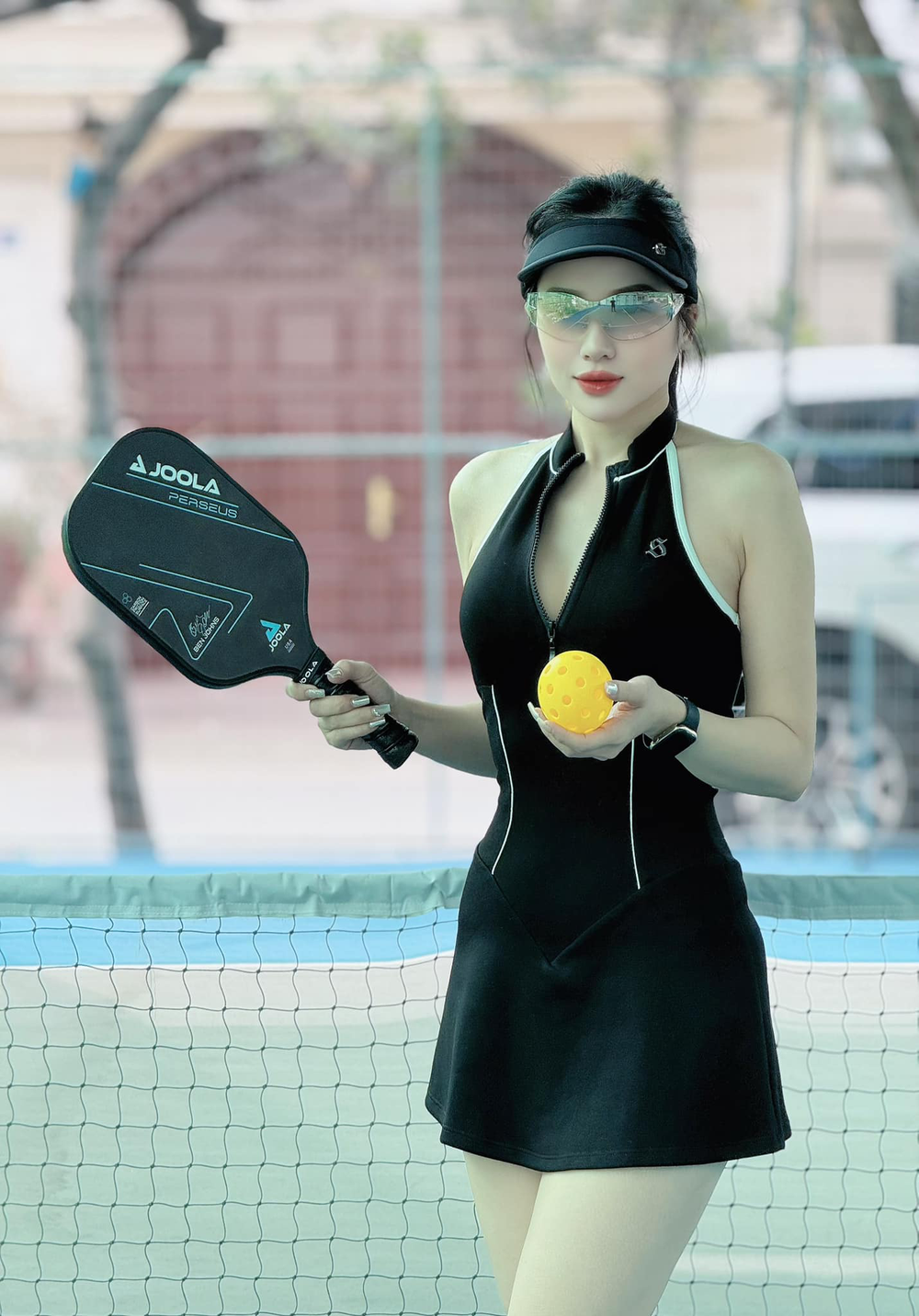 Nữ y tá thắp sáng đường chạy nhờ nhan sắc rạng ngời, mê chạy bộ và pickleball ngay khi làm quen - Ảnh 6.