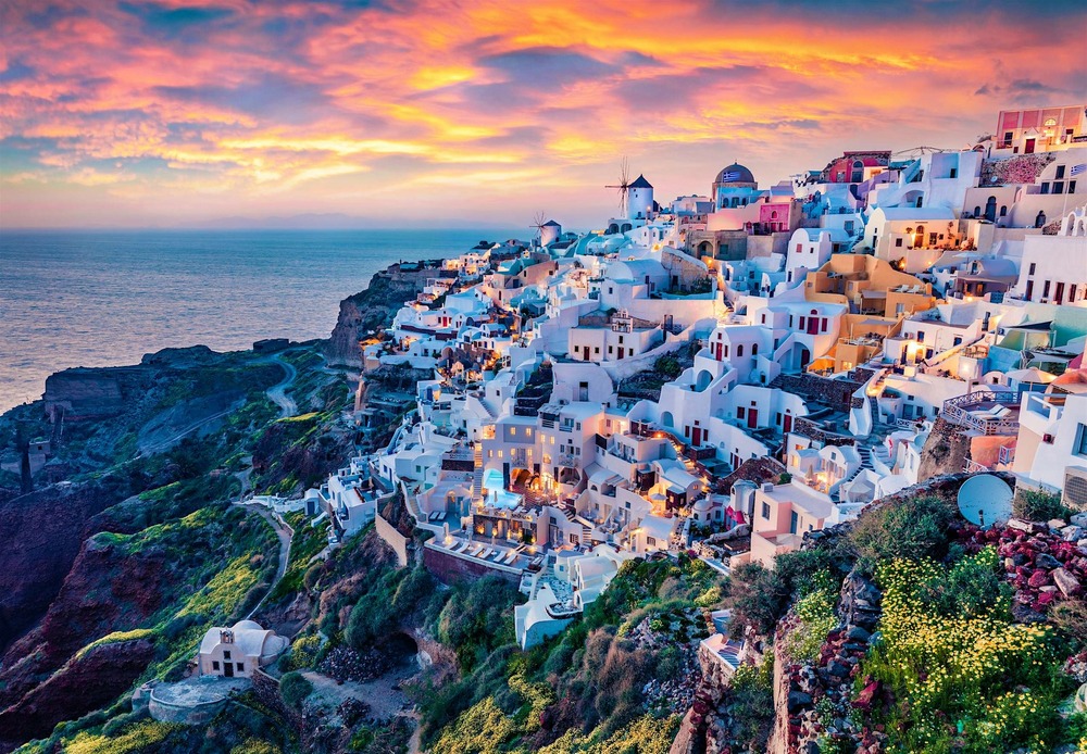 Động đất làm rung chuyển hòn đảo du lịch nổi tiếng Santorini của Hy Lạp - Ảnh 2.