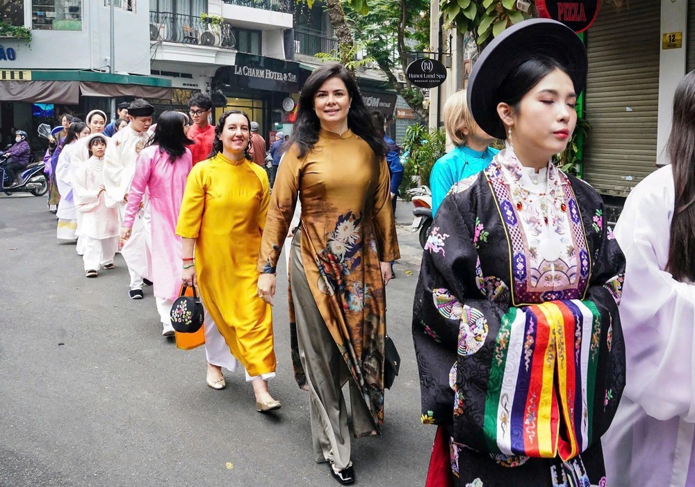 Trào lưu người trẻ Việt tìm về với cổ phục - tiềm năng xây dựng công nghiệp văn hóa từ các giá trị truyền thống - Ảnh 8.