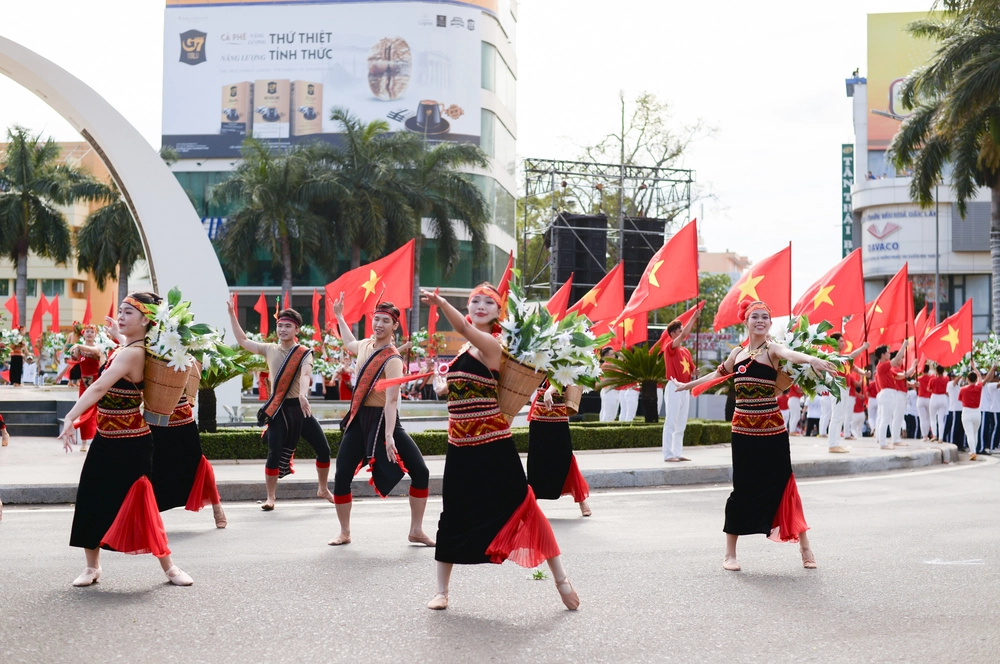 Ấn tượng Lễ hội đường phố 2025: &quot;Buôn Ma Thuột - Điểm đến của cà phê thế giới&quot; - Ảnh 3.