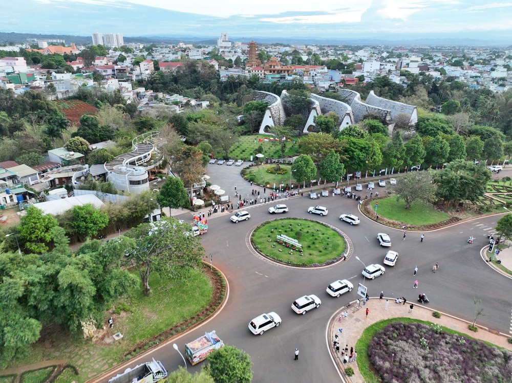 Ấn tượng Lễ hội đường phố 2025: &quot;Buôn Ma Thuột - Điểm đến của cà phê thế giới&quot; - Ảnh 7.