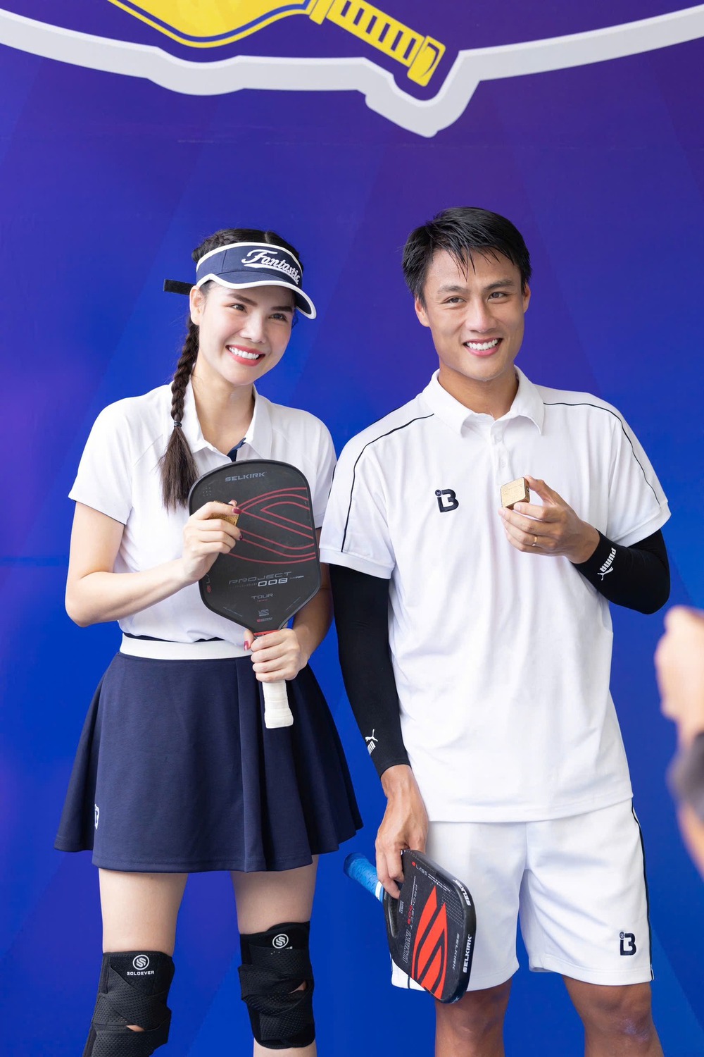 V-League tạm nghỉ, cầu thủ hẹn vợ người mẫu đi chơi pickleball - Ảnh 3.