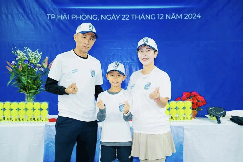 Tài năng nhí U10 gây sốt làng pickleball Việt Nam khi bắt cặp với ngôi sao quốc tế - Ảnh 2.