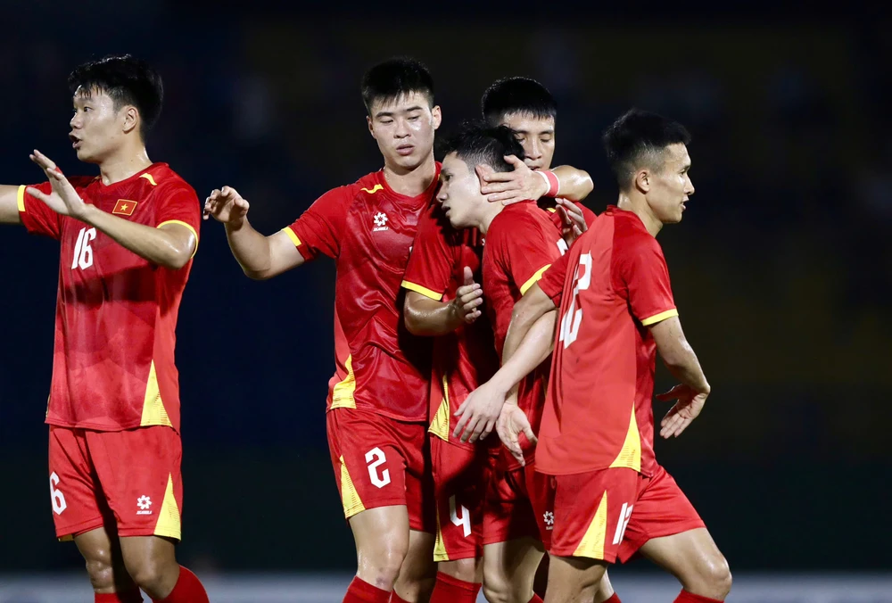 Tuyển Việt Nam có bước chạy đà nhẹ nhàng trước trận mở màn vòng loại Asian Cup 2027 gặp Lào ngày 25/3. Ảnh: Minh Hoàng