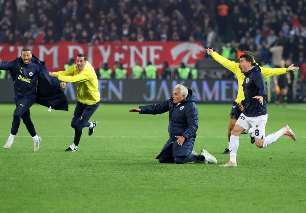 Jose Mourinho: Vẫn đặc biệt và gây tranh cãi trên đất Thổ - Ảnh 1.