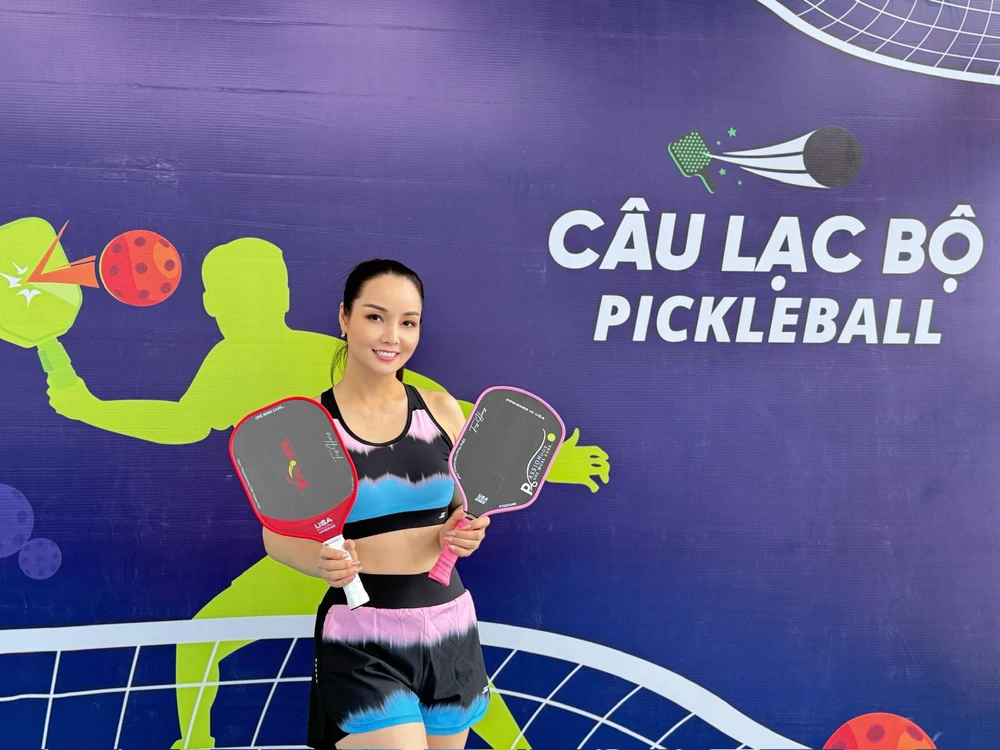 Mai Thu Huyền khoe sân chơi pickleball view triệu đô - Ảnh 3.