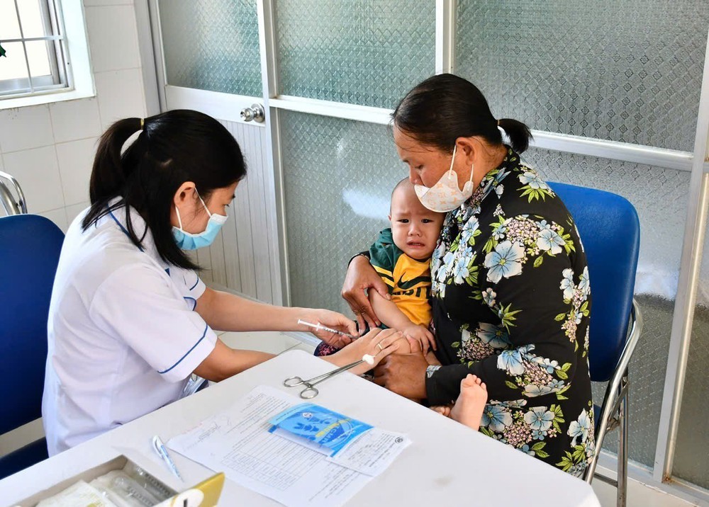 Thành phố Hồ Chí Minh: Dịch sởi đã được kiểm soát, tiếp tục rà soát công tác tiêm chủng - Ảnh 1.