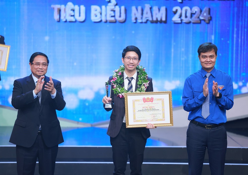 Thủ tướng dự Lễ trao giải thưởng Gương mặt trẻ Việt Nam tiêu biểu năm 2024 - Ảnh 3.