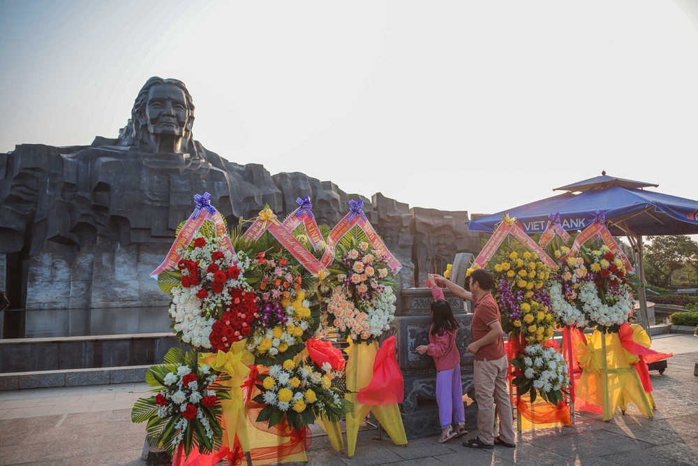 Tượng đài “Mẹ Việt Nam anh hùng” - biểu tượng bất diệt của sức mạnh dân tộc Việt Nam - Ảnh 10.