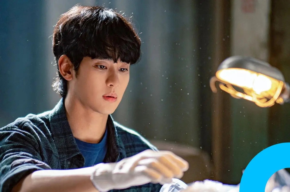 Liệu Kim Soo Hyun có thể lấy lại ánh hào quang như Kim Seon Ho? - Ảnh 6.