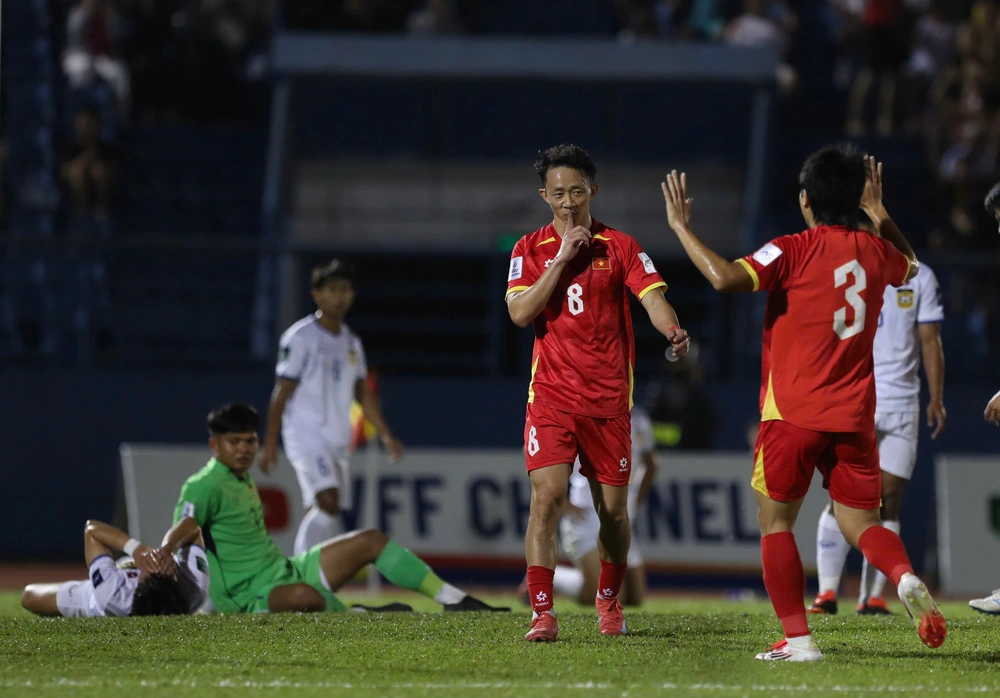 TRỰC TIẾP bóng đá Việt Nam vs Lào (5-0): Quang Hải lập công - Ảnh 7.