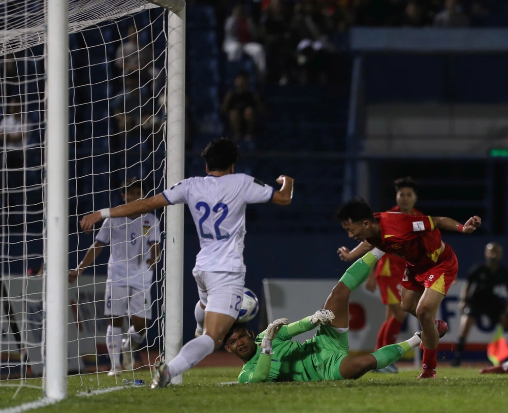 TRỰC TIẾP bóng đá Việt Nam vs Lào (4-0): Hai Long lập công - Ảnh 10.