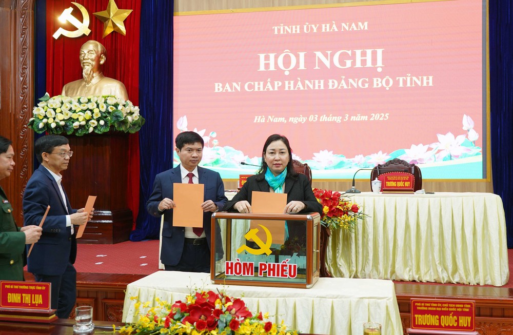 Ông Trương Quốc Huy được bầu giữ chức Bí thư Tỉnh ủy Hà Nam - Ảnh 2.