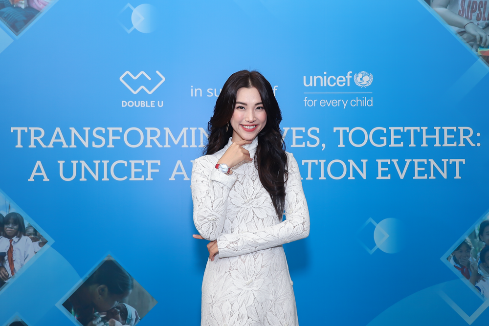 Hoa hậu Thùy Tiên, Á hậu - MC Hoàng Oanh, vợ chồng JayKii dự sự kiện tri ân của UNICEF - Ảnh 2.