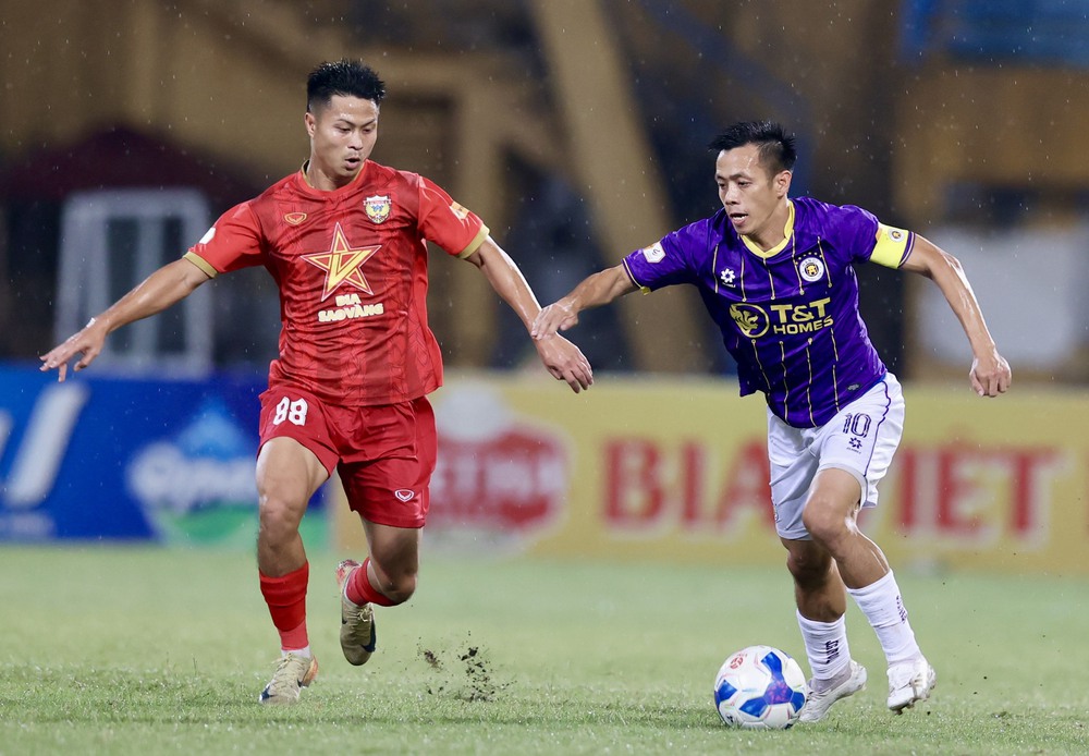 Đối thoại cuối tuần, Chuyên gia Đoàn Minh Xương: “V-League nóng cả đỉnh và đáy” - Ảnh 1.