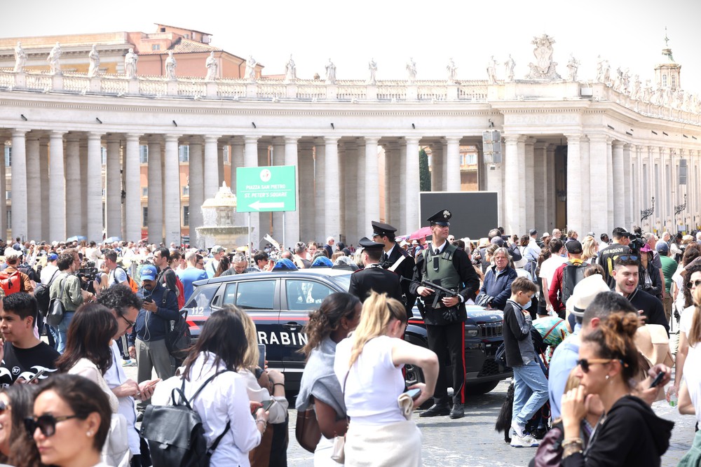 Italy siết chặt an ninh cho lễ tang của Giáo hoàng Francis - Ảnh 2.