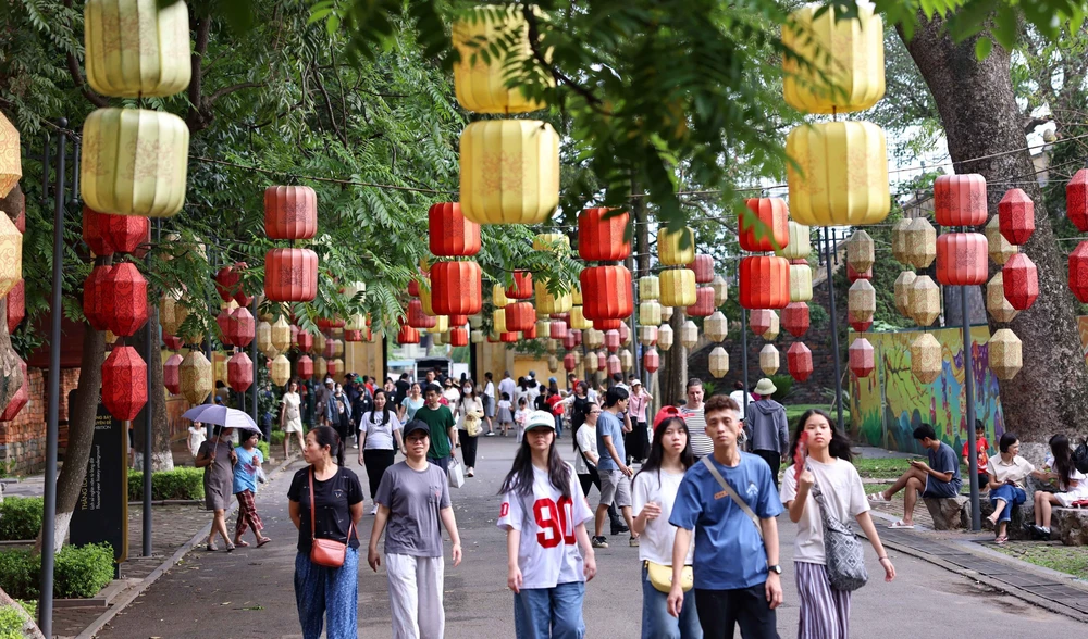 Hoàng thành Thăng Long - Điểm đến di sản hấp dẫn trong kỳ nghỉ Lễ 30/4 - 1/5 - Ảnh 2.