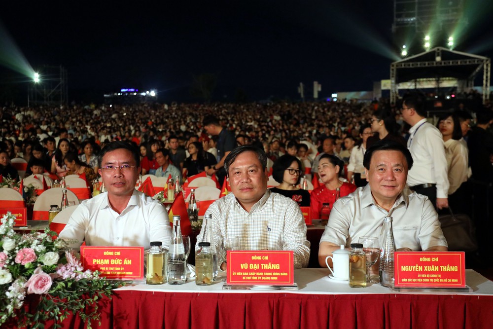 Carnaval Hạ Long 2025: Kết nối di sản – Tiên phong tỏa sáng - Ảnh 1.