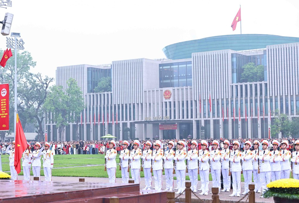 Mừng 50 năm non sông liền một dải - Đất nước trọn niềm vui - Ảnh 1. Mừng 50 năm non sông liền một dải - Đất nước trọn niềm vui - Ảnh 1.