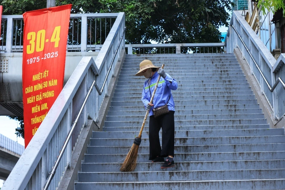 Những người làm việc không có ngày nghỉ lễ - Ảnh 3.