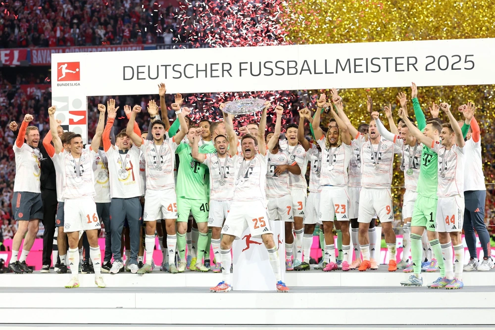 Bayern Munich tri ân huyền thoại Thomas Muller  - Ảnh 3.