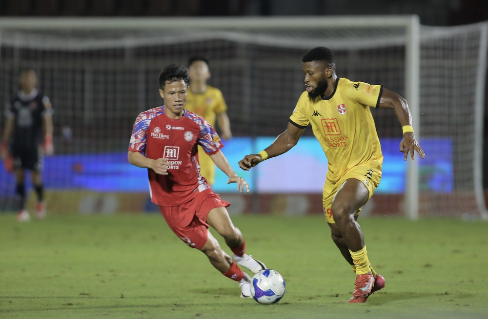 Patrik Lê Giang khiến CLB TP.HCM lao đao - Ảnh 1.