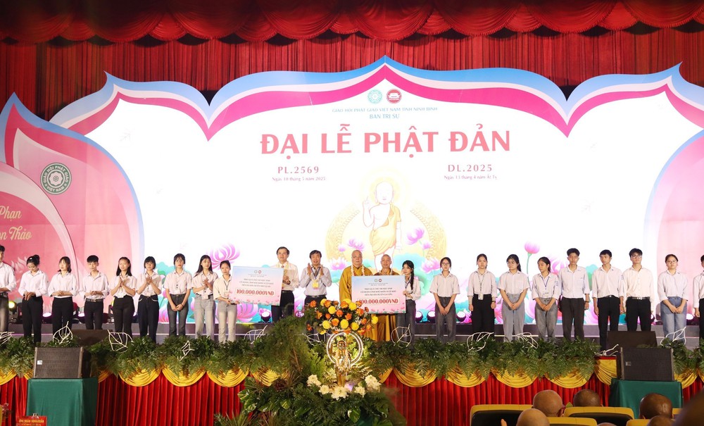 Đại lễ Phật đản tại chùa Bái Đính: Lan tỏa tuệ giác – Kết nối nhân sinh - Ảnh 6. Đại lễ Phật đản tại chùa Bái Đính: Lan tỏa tuệ giác – Kết nối nhân sinh - Ảnh 6.