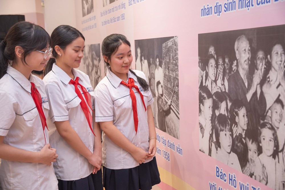 Khai mạc triển lãm “Thiếu nhi Việt Nam vững bước tiến vào kỷ nguyên mới” - Ảnh 3.