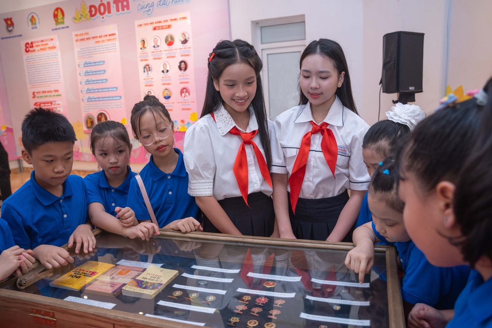 Khai mạc triển lãm “Thiếu nhi Việt Nam vững bước tiến vào kỷ nguyên mới” - Ảnh 4.