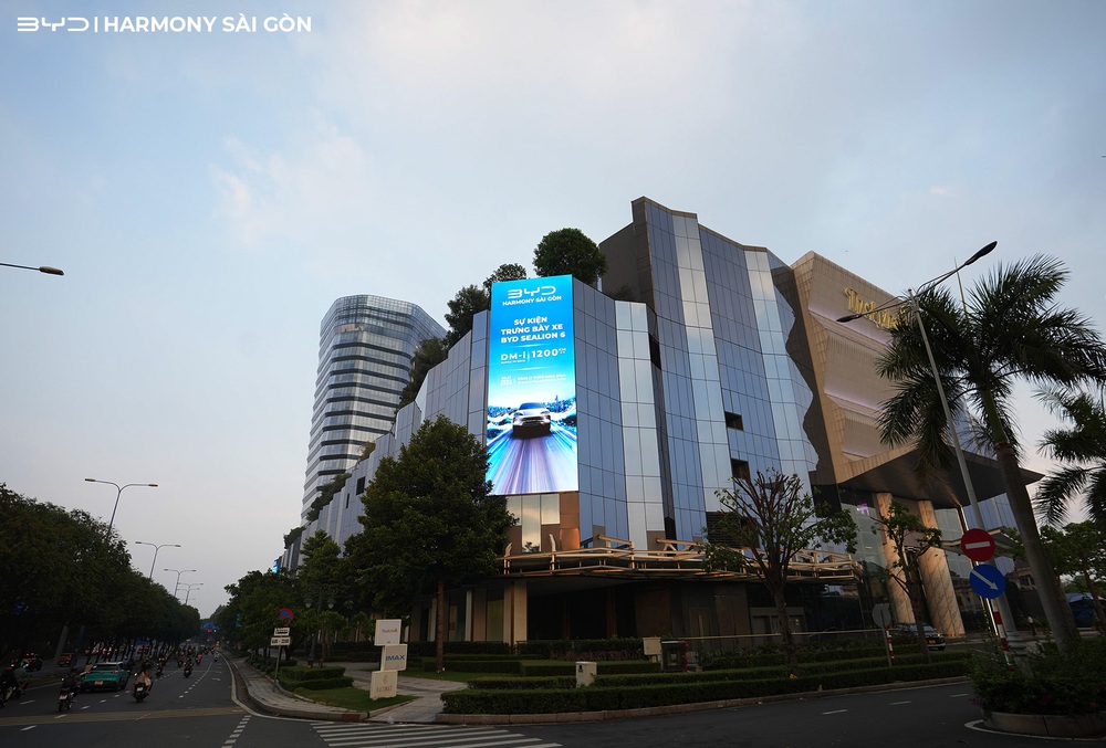 BYD Harmony Sài Gòn mang đến không gian trải nghiệm đẳng cấp các dòng xe BYD tại Thiso Mall Sala - Ảnh 2. BYD Harmony Sài Gòn mang đến không gian trải nghiệm đẳng cấp các dòng xe BYD tại Thiso Mall Sala - Ảnh 2.