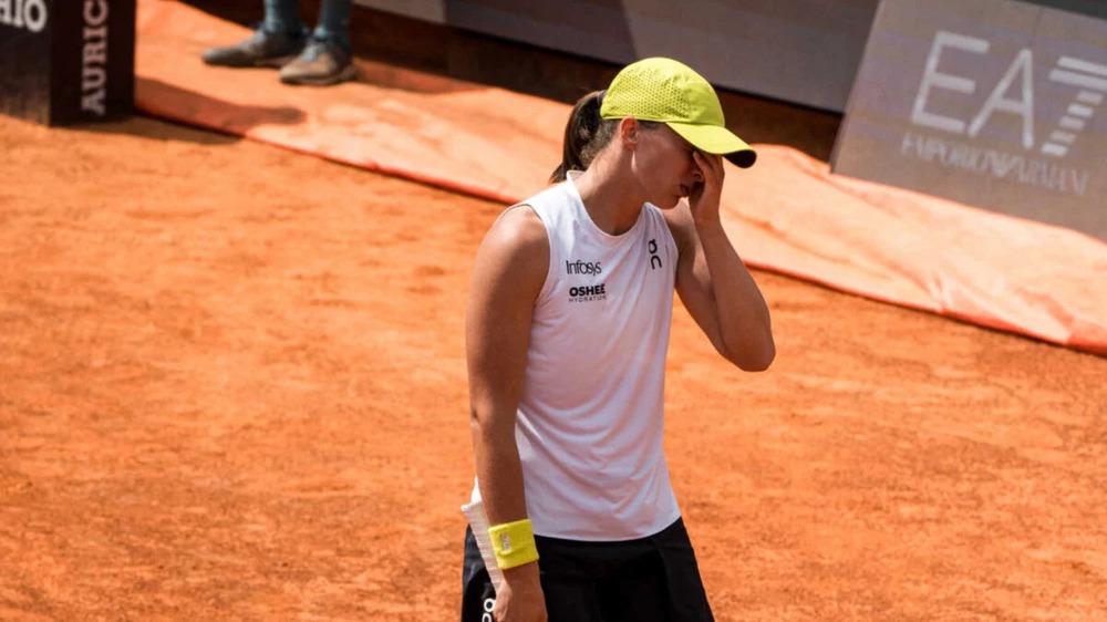 Iga Swiatek bị loại ở vòng 3 Italian Open 2025: Nữ hoàng đất nện sắp mất ngôi - Ảnh 1.