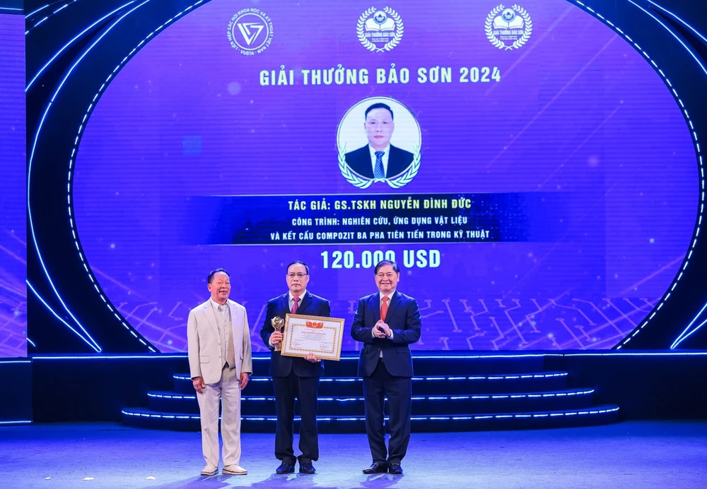 Lễ trao Giải thưởng Bảo Sơn 2024 - Ảnh 2. Lễ trao Giải thưởng Bảo Sơn 2024 - Ảnh 2.
