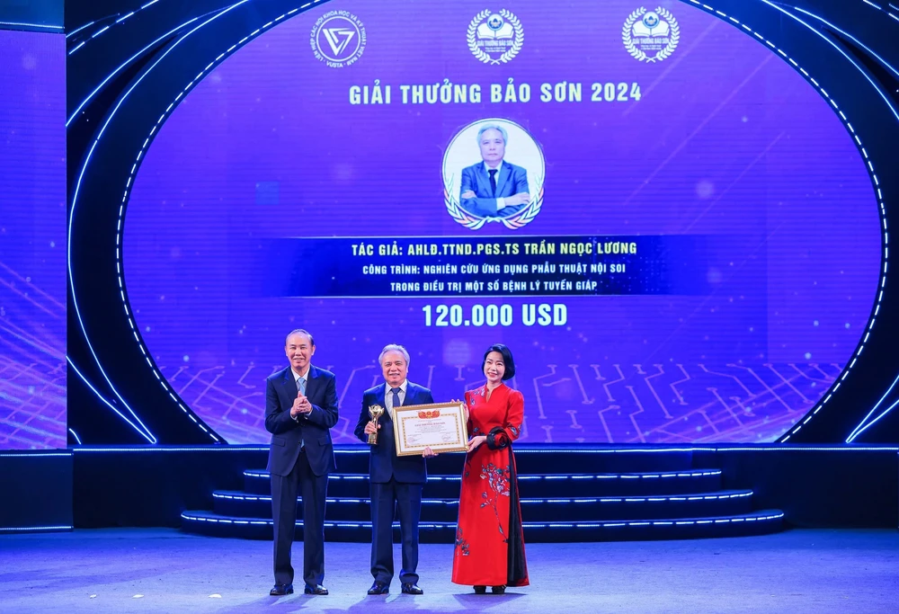 Lễ trao Giải thưởng Bảo Sơn 2024 - Ảnh 4. Lễ trao Giải thưởng Bảo Sơn 2024 - Ảnh 4.