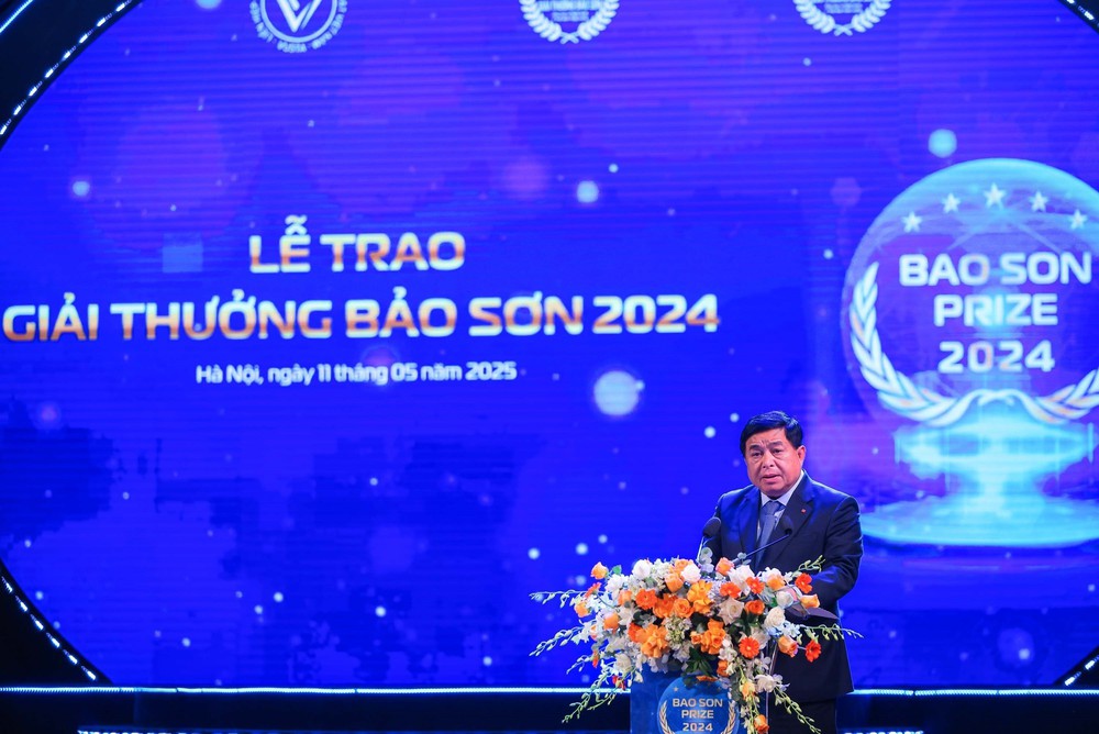 Lễ trao Giải thưởng Bảo Sơn 2024 - Ảnh 1. Lễ trao Giải thưởng Bảo Sơn 2024 - Ảnh 1.