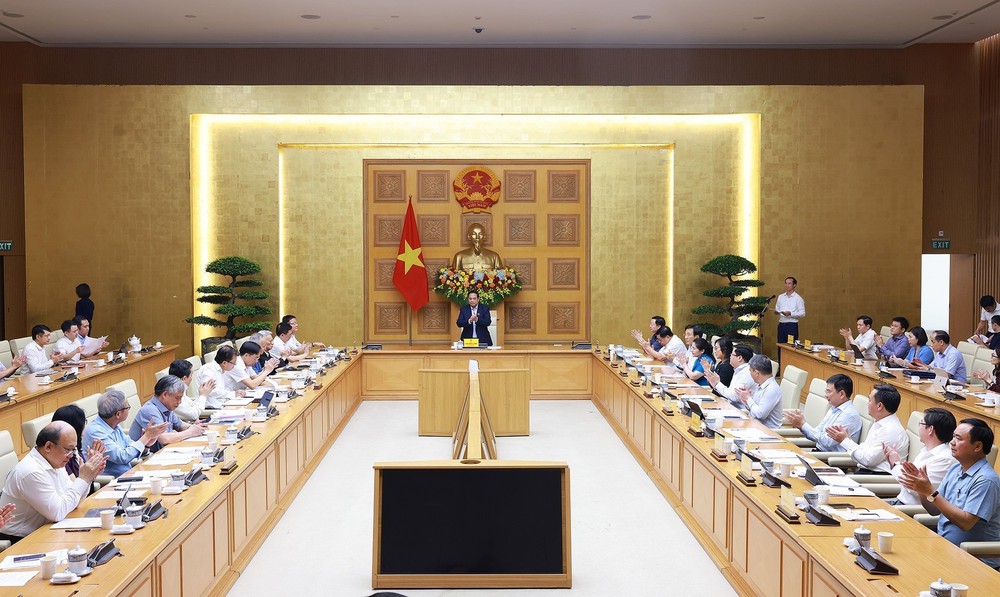 Trong tháng 5/2025 ban hành Kế hoạch hành động của Chính phủ triển khai Nghị quyết 68 - Ảnh 1.