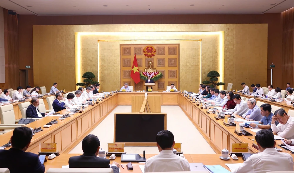 Bài viết của Tổng Bí thư Tô Lâm: ĐỘNG LỰC MỚI CHO PHÁT TRIỂN KINH TẾ - Ảnh 3. Bài viết của Tổng Bí thư Tô Lâm: ĐỘNG LỰC MỚI CHO PHÁT TRIỂN KINH TẾ - Ảnh 3.