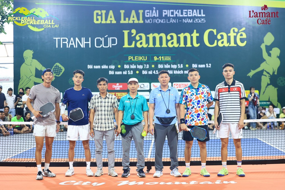 Lý Hoàng Nam – Trịnh Linh Giang đánh bại cặp sao châu Á, vô địch Gia Lai Pickleball 2025 - Ảnh 1. Lý Hoàng Nam – Trịnh Linh Giang đánh bại cặp sao châu Á, vô địch Gia Lai Pickleball 2025 - Ảnh 1.