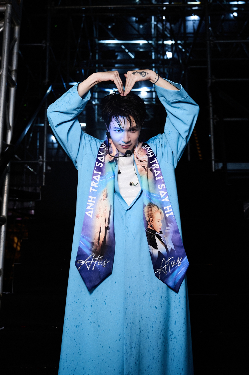 Anh Tú Atus phủ đồ hiệu trong 6 đêm concert Anh Trai “Say Hi” - Ảnh 4. Anh Tú Atus phủ đồ hiệu trong 6 đêm concert Anh Trai “Say Hi” - Ảnh 4.