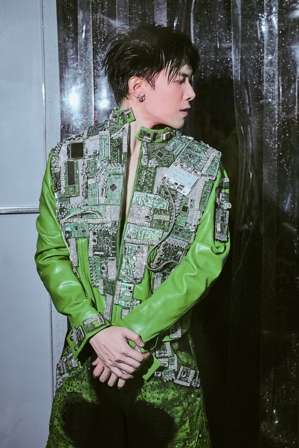 Anh Tú Atus phủ đồ hiệu trong 6 đêm concert Anh Trai “Say Hi” - Ảnh 2. Anh Tú Atus phủ đồ hiệu trong 6 đêm concert Anh Trai “Say Hi” - Ảnh 2.