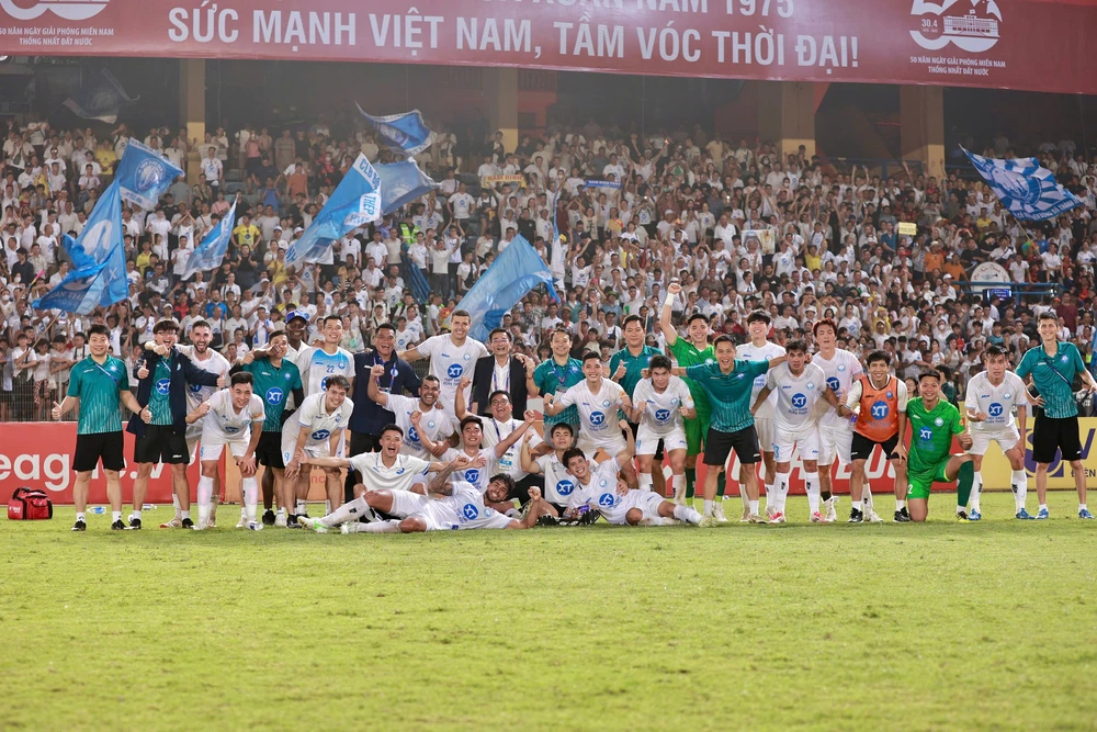 Dàn nội binh đưa Nam Định lên đỉnh V-League - Ảnh 2. Dàn nội binh đưa Nam Định lên đỉnh V-League - Ảnh 2.